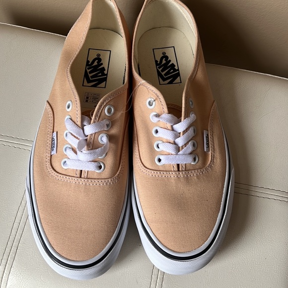 Vans - Picture 8 of 9